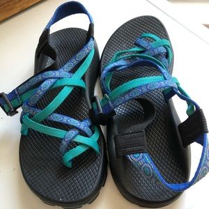 Women’s Chaco sandals blue green size 8 classic